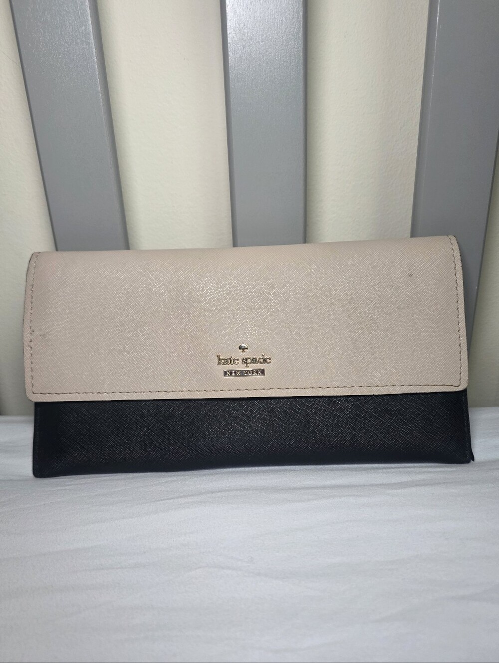 kate spade Cameron Street Harlie Tan And Black Envelope Cluthch Wallet